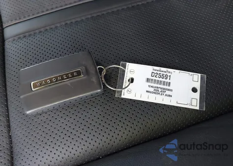 2025 Jeep Wagoneer Series Ii 4X4 z USA, uszkodzony, nr VIN 1C4SJVBP3SS520620